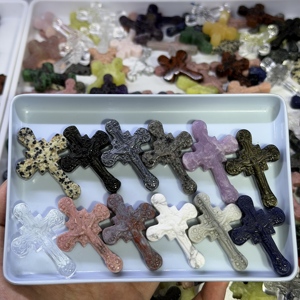 Croix de Jésus en cristal naturel en gros, pierres brutes, mélanges de pierres précieuses, formes irrégulières, figurines de croix chrétienne en vrac pour la guérison - Product Image 6
