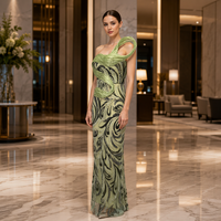 Robe de concours de beauté vert olive, style corset à bretelle unique, avec plis, ruban, motif tourbillon et broderie de cristaux, longueur ras du sol