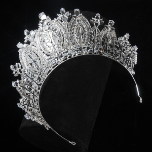 Glamourose corone nuziali in cristallo argentato, tiare regaliere per donne e bambine, ideali per matrimoni, compleanni, balli di fine anno e concorsi di bellezza. - Product Image 4