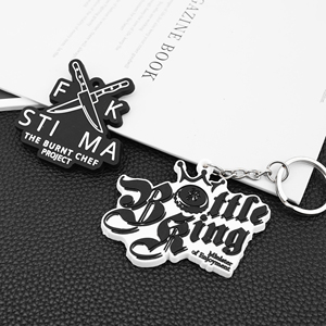 เครื่องผลิตพวงกุญแจซิลิโคนนิ่มเป็นมิตรกับสิ่งแวดล้อมพวงกุญแจยาง3D พวงกุญแจตัวการ์ตูนโลโก้ที่กำหนดเองถุงของขวัญ - Product Image 3