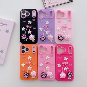 Nuova Custodia per <span class=keywords><strong>iPhone</strong></span> 17 16 Pro Max in Silicone Anti-Caduta con Ciondolo a Zampa di Gatto Cartoon, di Alta Gamma, di Tendenza e Personalizzata, Multicolore - Product Image 1