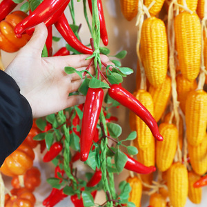 Espetadas de Vegetales Simulados de Espuma Sólida para Decoración Interior de Estilo Rústico: Zanahorias, Maíz, Pimientos, Calabacines, Ajo - Adornos Colgantes - Product Image 3