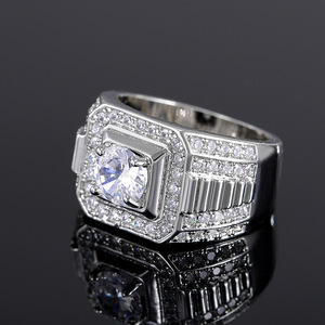 Anello dal Design Audace Stile Classico per Uomo - Product Image 4