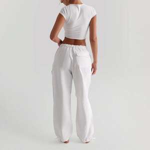 מכנסי ג'וגינג נשים עם לוגו בהתאמה אישית, שרוך במותן, גזרה רחבה, 100% כותנה, נגד כדוריות, עם כיסי קרגו - Product Image 5