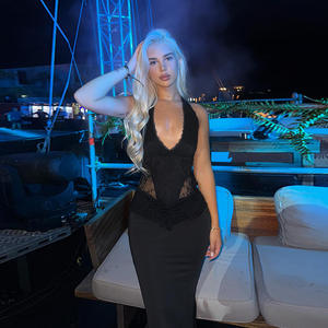 Wq25345 <span class=keywords><strong>Aliexpress</strong></span> 2025 Nouvelle robe longue sexy à dos nu en dentelle de style resort français, antistatique, taille haute, patchwork, col halter, décolleté en V - Product Image 4