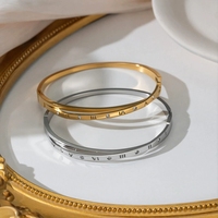 Bracelet de luxe léger en acier inoxydable double couche avec fermoir à chiffres romains et incrustation de diamants, design croisé