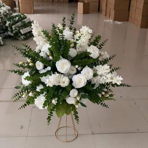 ลูกบอลดอกไม้ประดิษฐ์สำหรับงานแต่งงานแบบใหม่ ขายส่ง ปรับแต่งได้ ตกแต่งด้วยดอกกุหลาบสีขาวและไฮเดรนเยียสีเขียว ทำด้วยมือ - Product Image 2