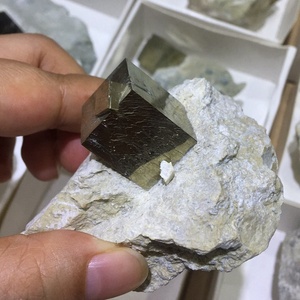 Bán Buôn Khoáng Vật Pyrite Đồng Thô Tự Nhiên Mẫu Đá Thô Pyrite Chalcopyrite Quặng - Product Image 2