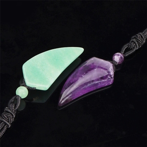 <span class=keywords><strong>Ciondolo</strong></span> a dente di <span class=keywords><strong>lupo</strong></span> in cristallo naturale grezzo di ametista semplice all'ingrosso <span class=keywords><strong>con</strong></span> collana a corda intrecciata, <span class=keywords><strong>ciondolo</strong></span> in cristallo naturale - Product Image 2