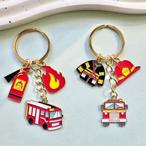 Porte-clés Thème Pompiers AM ; Pendentif Métallique <span class=keywords><strong>Extincteur</strong></span> et Camion de Pompiers ; Cadeau Culturel et Créatif sur le Thème des Pompiers - Product Image 2