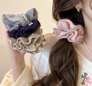 Élastiques à cheveux colorés faits main au crochet, en tissu de laine doux, plissés et à volants, élégants, pour queue de cheval, pour fille - Product Image 1