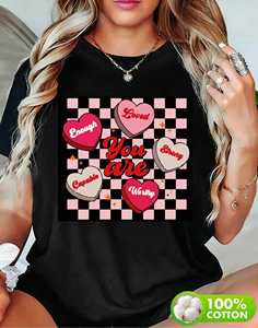 T-Shirt Unisex con Motivo a Cuori Stampato 100% Cotone Stile Primavera-Estate per San Valentino - Product Image 3