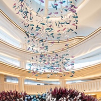 Luminaire suspendu en forme de poisson, décoration artistique, verre, poisson de mer, violet, bleu, LED, lustres pour plafond haut, hall d'hôtel