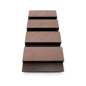 Panneaux muraux extérieurs WPC modernes antistatiques rainurés, revêtement extérieur imperméable et ignifuge pour usage domestique APBM, garantie 5 ans - Product Image 5