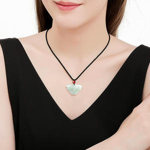 Pendentif en jade naturel, pendentif papillon en jade vert clair, bijoux pour femmes, design original, cadeau avec certificat d'évaluation DW74 - Product Image 4