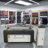 Machine de découpe numérique automatique CNC à couteau oscillant pour la découpe de tapis de sol de voiture, de tapis de coffre et de moquettes en TPE, EVA, PVC