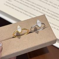 Anillo de Dedo de Plata de Ley S925 al por Mayor con Moissanita de Corte Marquesa, Engaste de Seis Puntas, Banda Abierta Ajustable, Chapado en Dos Tonos