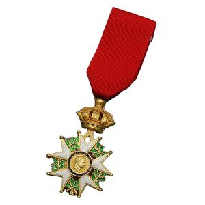 Riproduzione della Medaglia d'Onore della Legione dell'Imperatore Napoleone, Ordine dei Cavalieri Superiori, Design Personalizzato in Lega Metallica Dorata - Product Image 3