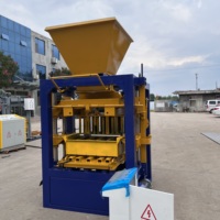 Machine à fabriquer des blocs de béton QTJ4-24 pour la production commerciale de briques en ciment, blocs creux, pavés et bordures