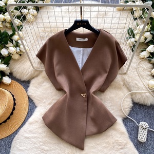 سترة نسائية صيفية فرنسية غير متماثلة بزر واحد وخصر نحيف - Product Image 1