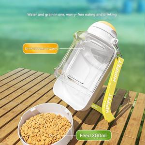 Botellas de Agua Multifuncionales 2 en 1 XL para Perros y Gatos, Recipientes y Comederos para Mascotas, Resistentes al Agua para Exteriores - Product Image 4