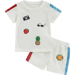 Conjunto de roupas infantis personalizadas para meninas com lantejoulas e mangas listradas retalhos + shorts