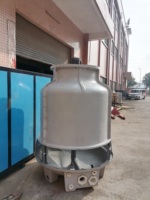 Tour de refroidissement à flux croisé en PRV de petite taille 10 tonnes pour l'industrie plastique avec moteur et pompe