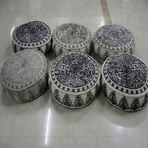 Puf de Suelo Decorativo Artesanal con Diseño Étnico Indio Bordado, Estilo Bohemio, Venta al Por Mayor de Comercio Justo - Product Image 1