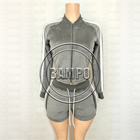 Ensemble de survêtement deux pièces en velours pour femme, avec veste à capuche zippée et short, motif rayé contrastant, vente en gros OEM