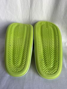 Ciabatte Verdi con Punta Aperta, Tomaia in PVC, Suola in EVA Antiscivolo, per Tutte le Stagioni, da Indossare in Casa - Product Image 4