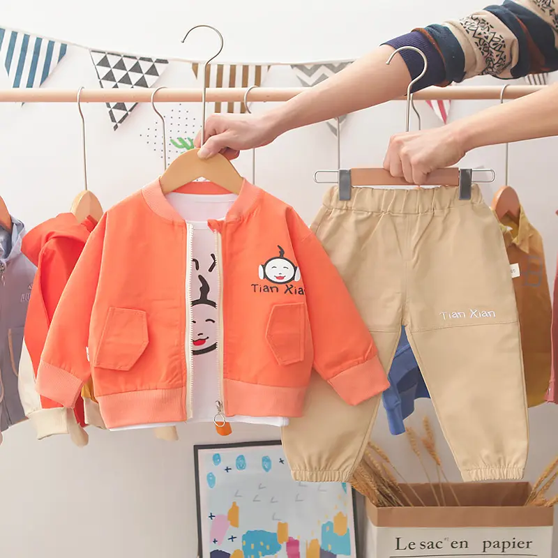 Vendita calda nuovo stile di Design abbigliamento per bambini Set di abbigliamento cappotto per ragazzi e camicia per pantaloni invernali Set da 3 pezzi