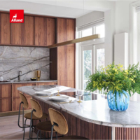 Meubles de cuisine sur mesure Alland Cabinets, en bois massif et mélamine, matériaux de luxe, îlot de cuisine en noyer foncé pour la construction de maisons
