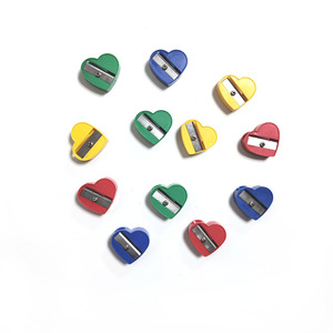 Sacapuntas de Lápices en Forma de Corazón, Mini, de Plástico y Metal, Ecológico, Multicolor, Promocional, Tamaño Estándar para Niñas - Product Image 2