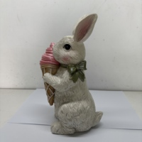 Figurine de lapin en résine tenant une crème glacée, fabricant sur mesure pour les détaillants de cadeaux de Pâques et les marques de décoration intérieure