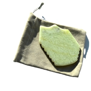 Pedra Gua Sha de Jade Xiuyan Natural, Ferramenta de Massagem Facial Tradicional para Levantar a Pele e Ferramentas de Beleza - Product Image 1