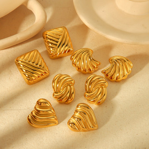 Pendientes de acero de titanio con forma de corazón, diseño geométrico chapado en oro de 18k para mujer, regalo, joyería, accesorio de moda - Product Image 1