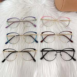 Gafas de Sol de Moda 2025 con Logotipo Personalizado, Montura Metálica Estilo Ojo de Gato para Mujer, Gafas Fotocromáticas con Protección Contra la Luz Azul - Product Image 6