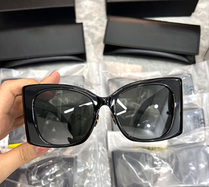 Gafas de Sol Extra Grandes para Mujer al por Mayor, Gafas de Sol de Moda con Marco Grande y Forma de Mariposa, Protección UV400, Marca Privada - Product Image 4