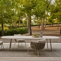 Table de jardin ovale moderne de luxe en aluminium 2,4 m avec plateau en pierre frittée résistant aux intempéries pour villa
