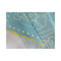 Un bandana avec un motif vert émeraude unique, convient à ceux qui préfèrent un style audacieux et individualiste.