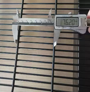 Venta de fábrica OEM/PDM 358 Valla de malla de alambre soldada antiescalada Valla de carretera de Prisión de seguridad galvanizada Precio barato con tratamiento térmico - Product Image 2