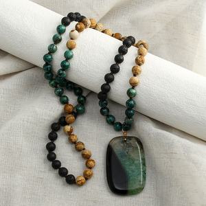 Collar largo anudado a mano con piedra de viruta de piedra natural verde-negra, collar con Colgante de Piedra cuadrada negra-verde - Product Image 3