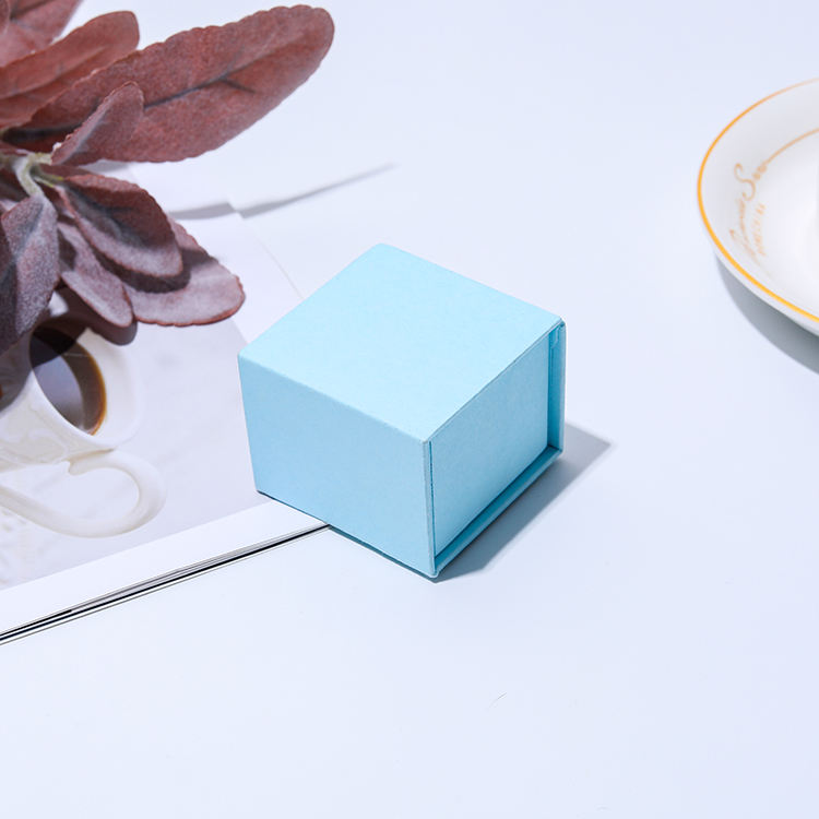 กล่องใส่แหวน (5*5*4)