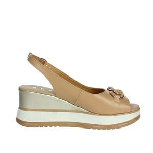 รองเท้าส้นเตารีดแบบเปิดนิ้วเท้าสำหรับผู้หญิง รุ่น 21243-E5 สีคาเมล - Product Image 4