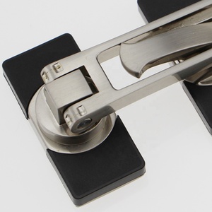 Restricteur <span class=keywords><strong>de</strong></span> chaîne <span class=keywords><strong>de</strong></span> sécurité <span class=keywords><strong>de</strong></span> <span class=keywords><strong>porte</strong></span> <span class=keywords><strong>d</strong></span>'<span class=keywords><strong>entrée</strong></span> en alliage <span class=keywords><strong>de</strong></span> zinc gardes <span class=keywords><strong>de</strong></span> <span class=keywords><strong>porte</strong></span> <span class=keywords><strong>de</strong></span> sécurité à domicile robustes et robustes - Product Image 4