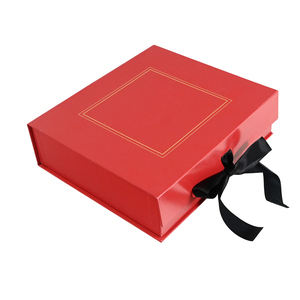 Cajas de Regalo Reutilizables de Lujo con Diseño Personalizado, Cierre Magnético Rojo y Listón, Estilo Brasileño - Product Image 1