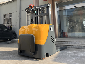 Ventes directes d'usine Station de haute qualité entraînée 2000kg 3000mm empileur électrique complet nouveau modèle direction électrique à trois côtés - Product Image 2