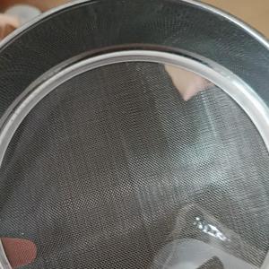 Filtre en acier inoxydable 304 à mailles fines (60 mailles) pour usage domestique, adapté à la pâtisserie et au tamisage ultra-fin du riz. - Product Image 4