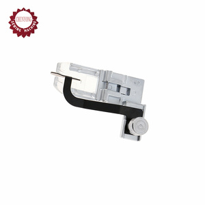 Pie guía central para máquina de coser doméstica <span class=keywords><strong>JANOME</strong></span> 795819108 - Product Image 3
