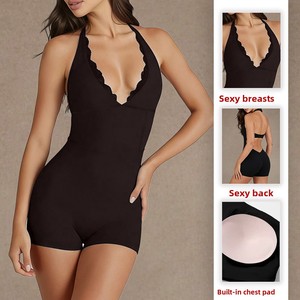 Nouveau style transfrontalier, tenue de yoga 1 pièce unie avec encolure en dentelle, anti-transpiration, pour le sport, la course, le yoga et le Pilates, avec short moulant à col montant - Product Image 2